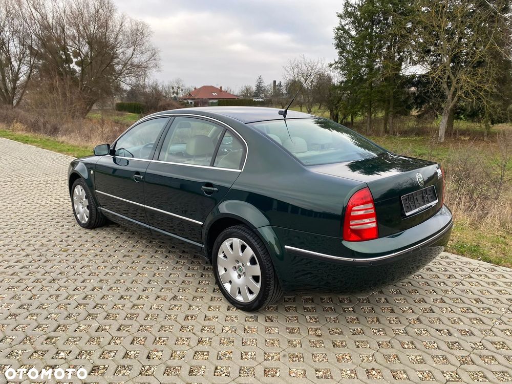 Skoda Superb 1.8 Turbo Exclusive - 33