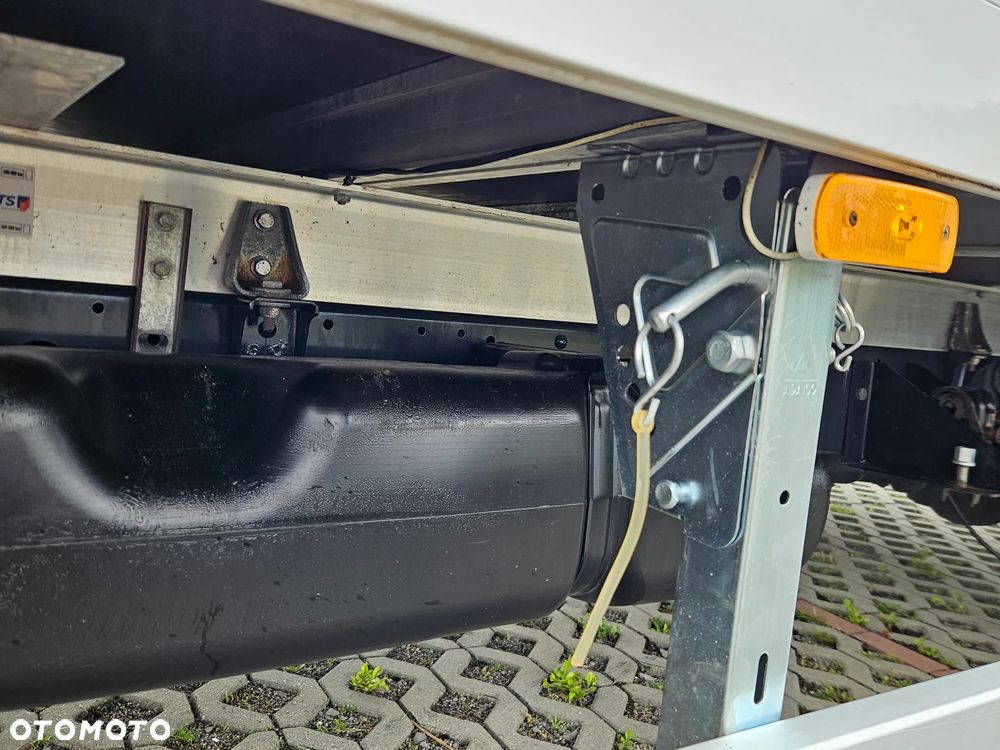 Iveco Daily 35-210, Hi-Matic Kontener plus winda 750 kg. - 10