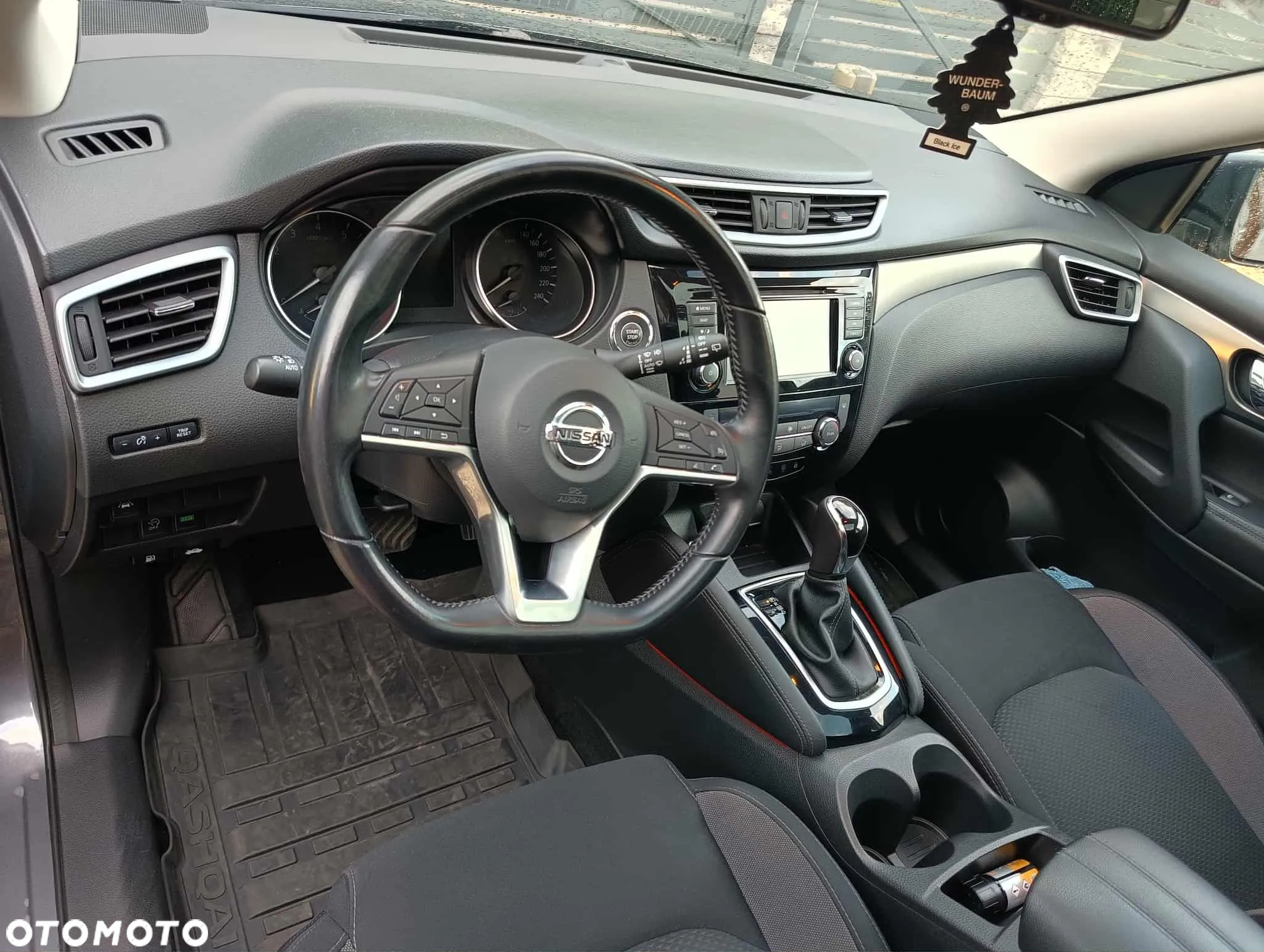Nissan Qashqai 1.3 DIG-T N-Connecta DCT - 17