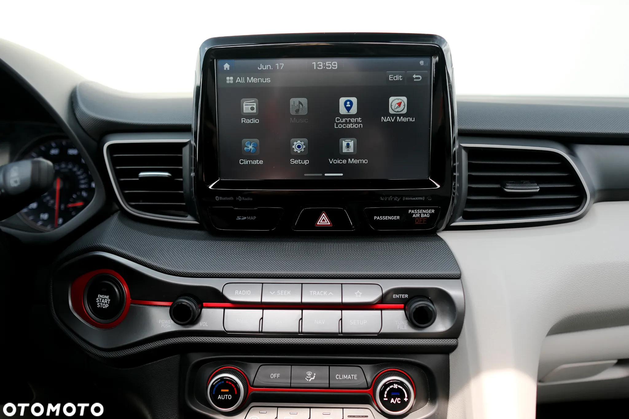 Hyundai Veloster - 30