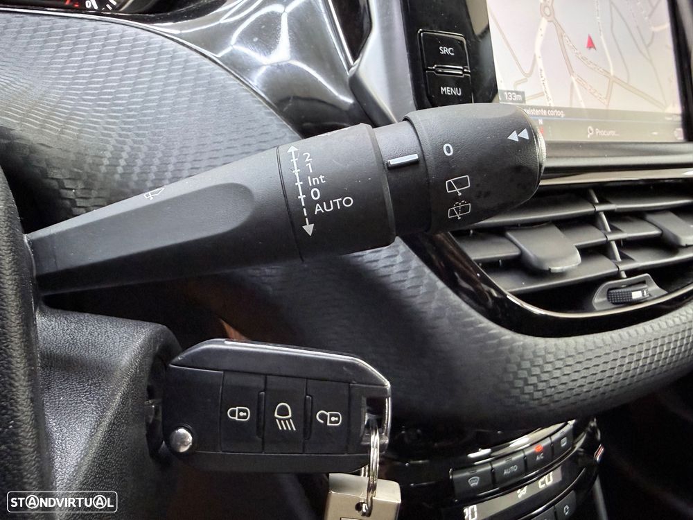 Peugeot 2008 PureTech 110 Stop&Start EAT6 Allure - 12