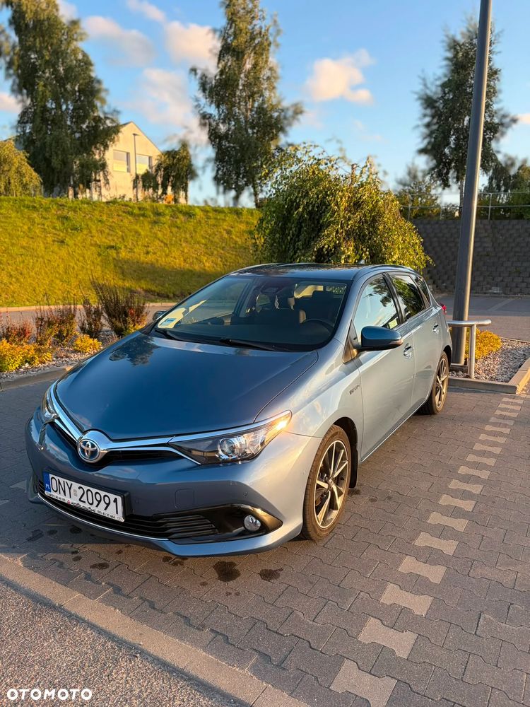 Toyota Auris Hybrid 135 Prestige - 2