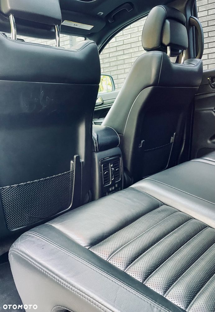 Jeep Grand Cherokee - 14
