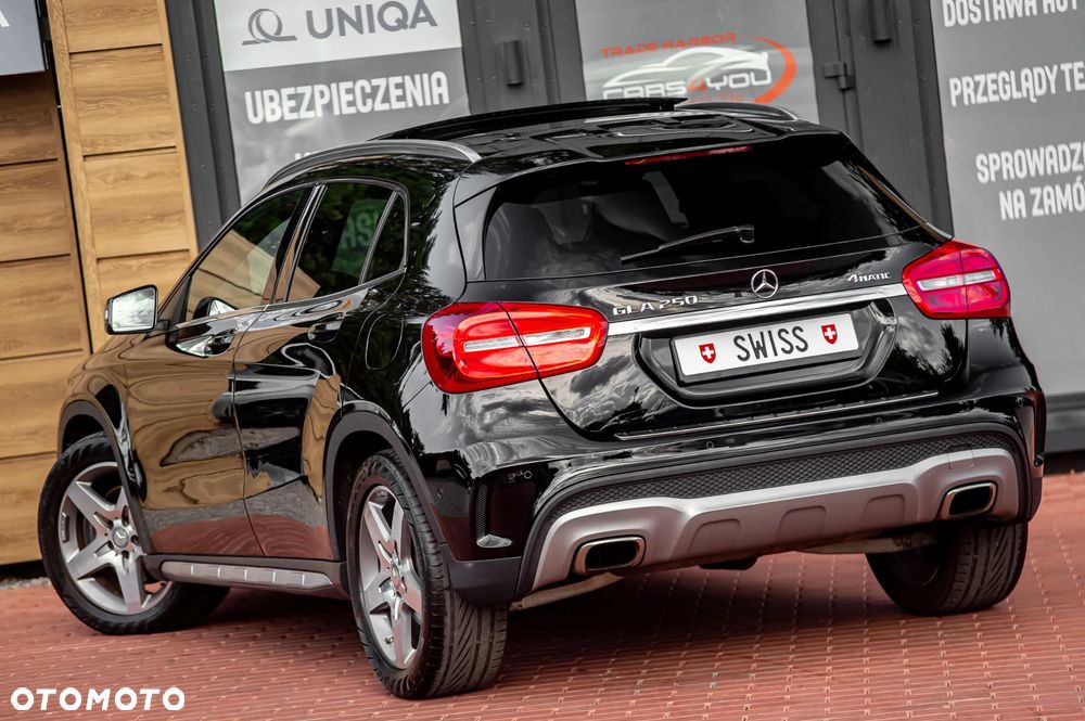 Mercedes-Benz GLA 250 4Matic 7G-DCT AMG Line - 10