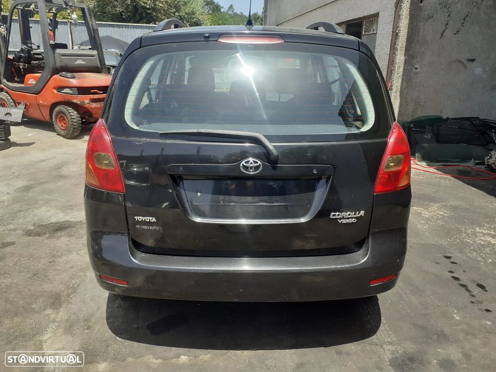Toyota Corolla Verso para peças ano de 2006 - 3