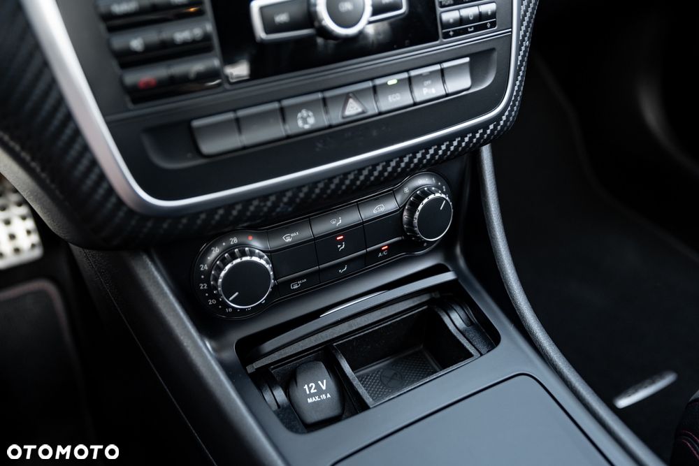 Mercedes-Benz Klasa A 250 4Matic 7G-DCT AMG Line - 36