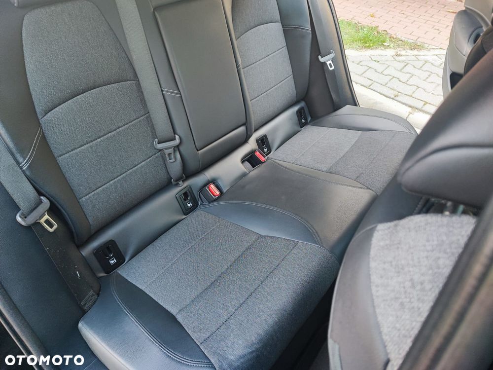 Toyota Corolla - 24