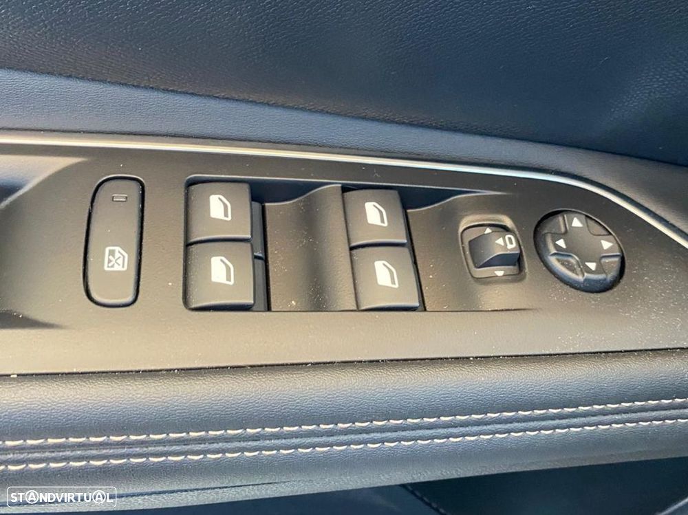 Peugeot 3008 1.2 PureTech GT EAT8 - 14