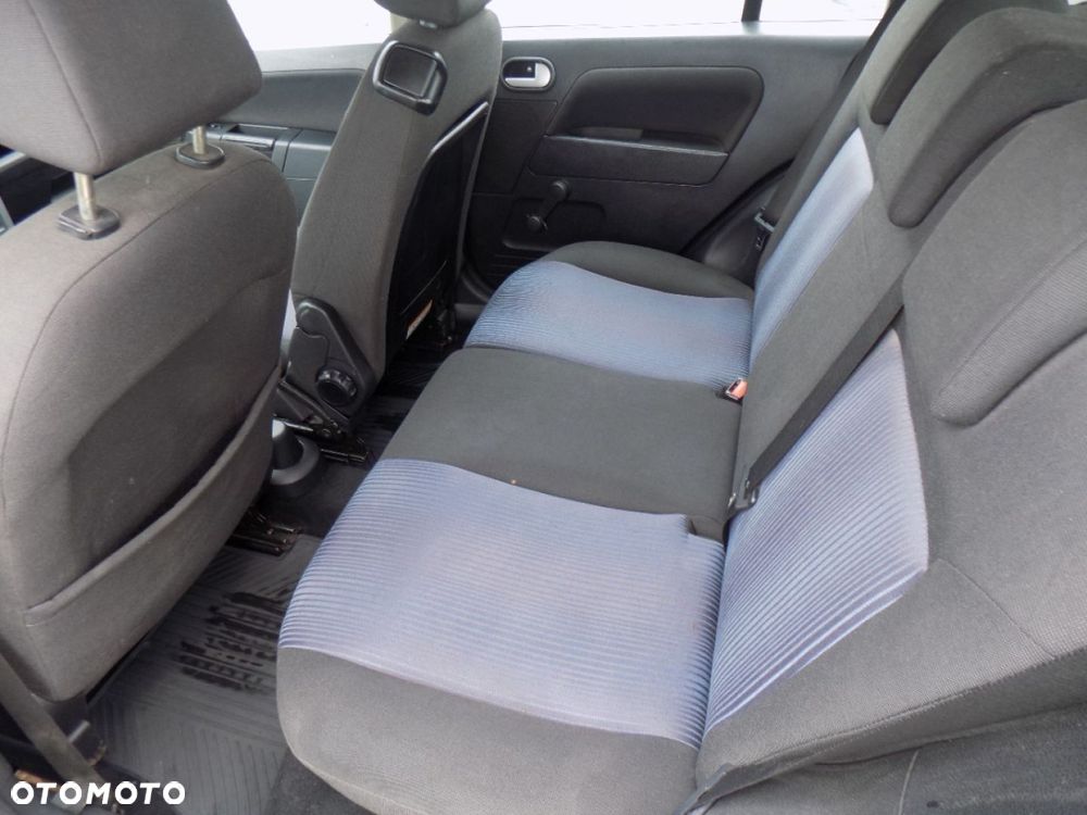 Ford Fusion - 8