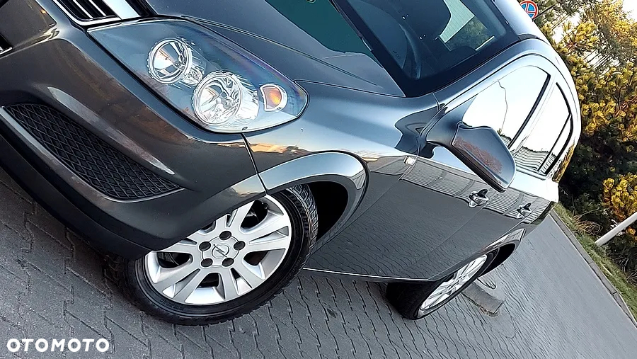 Opel Astra 1.6 Innovation - 23
