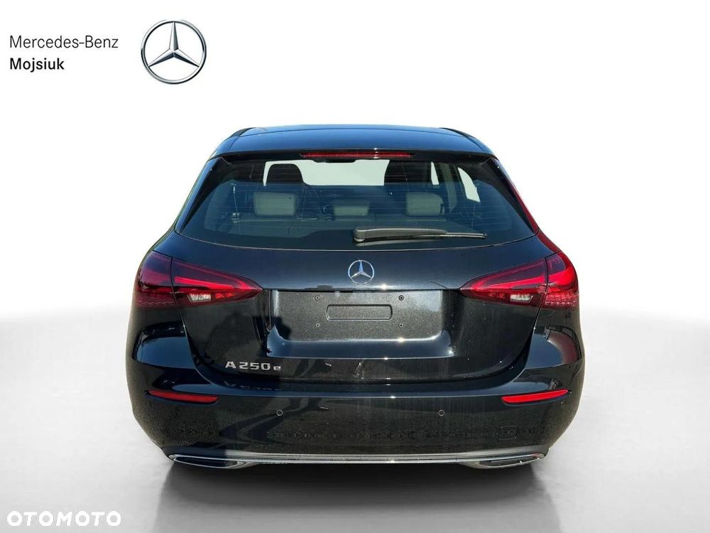 Mercedes-Benz Klasa A 250 e PHEV AMG Line 8G-DCT - 4