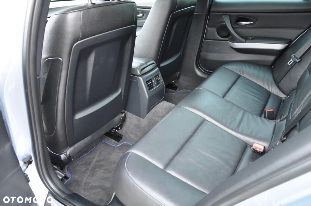 BMW Seria 3 320d - 16