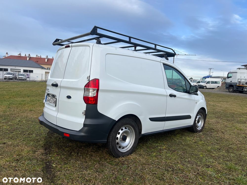 Ford Transit Courier - 4
