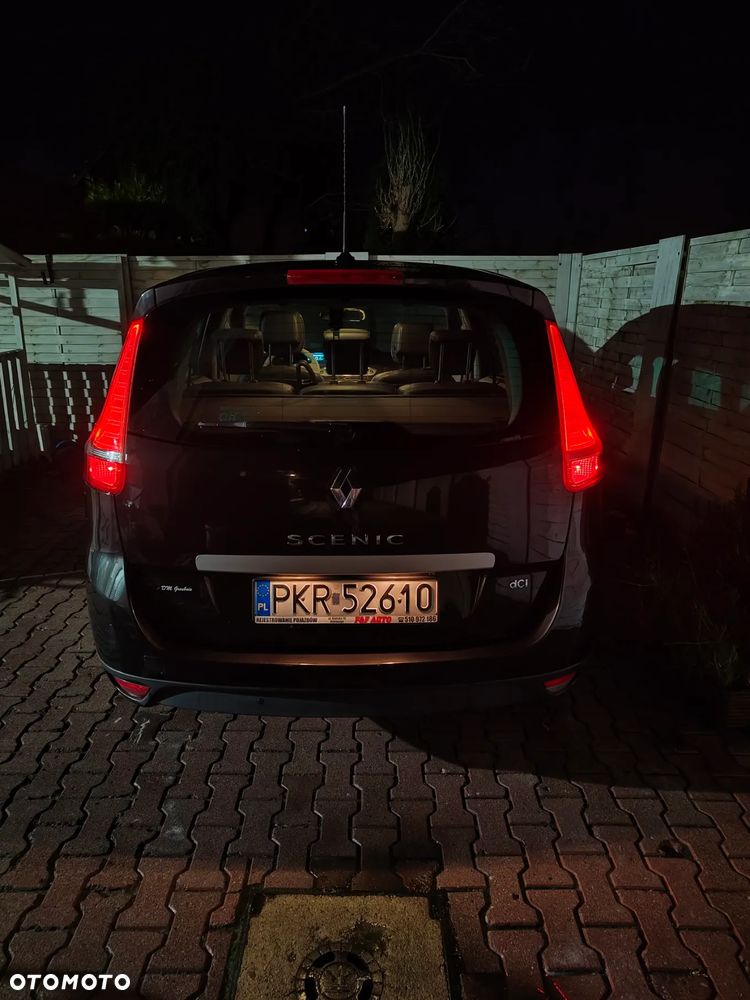 Renault Scenic - 24