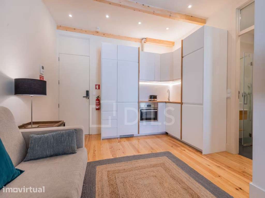 Prédio dividido em 3 apartamentos, com licença AL, em Lisboa - Grande imagem: 3/27