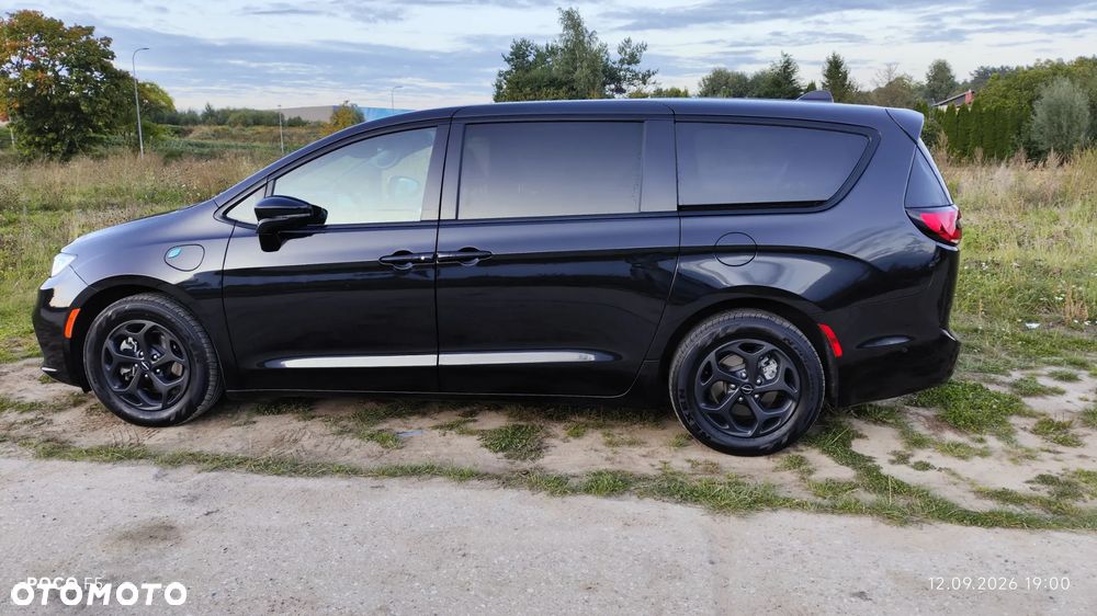 Chrysler Pacifica - 36