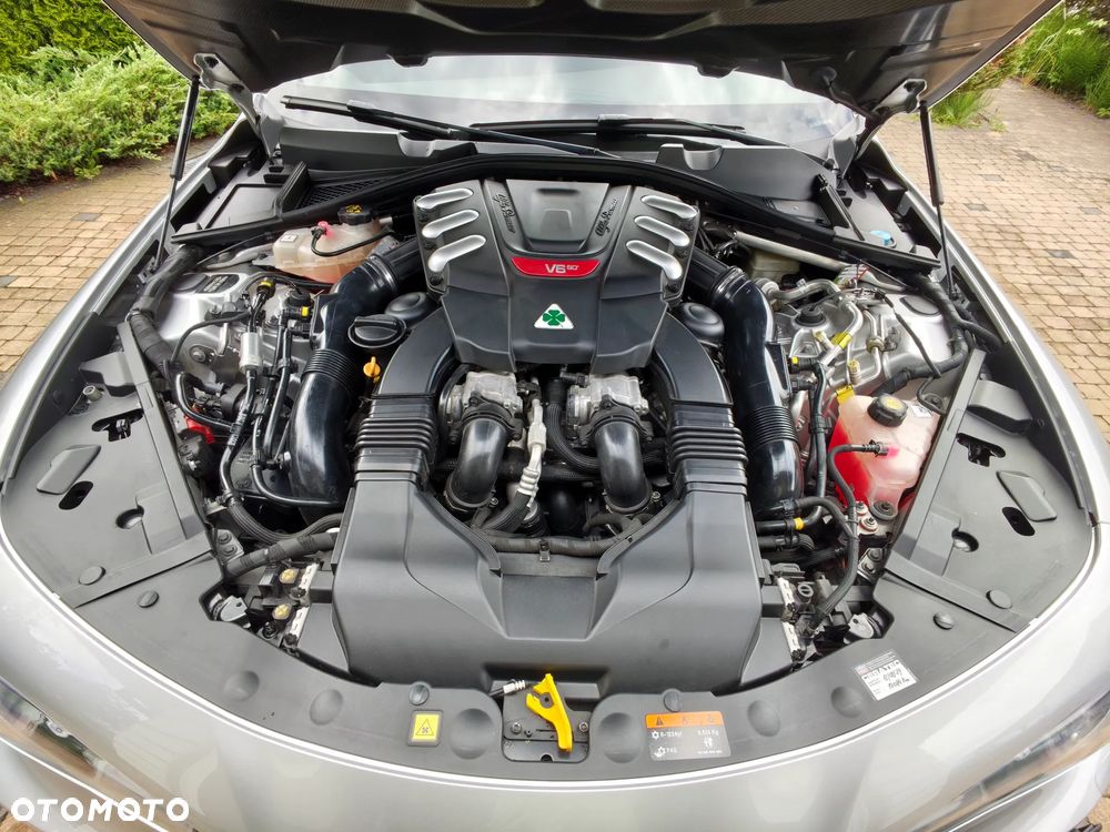 Alfa Romeo Giulia 2.9 V6 Bi-Turbo AT8 Quadrifoglio - 12
