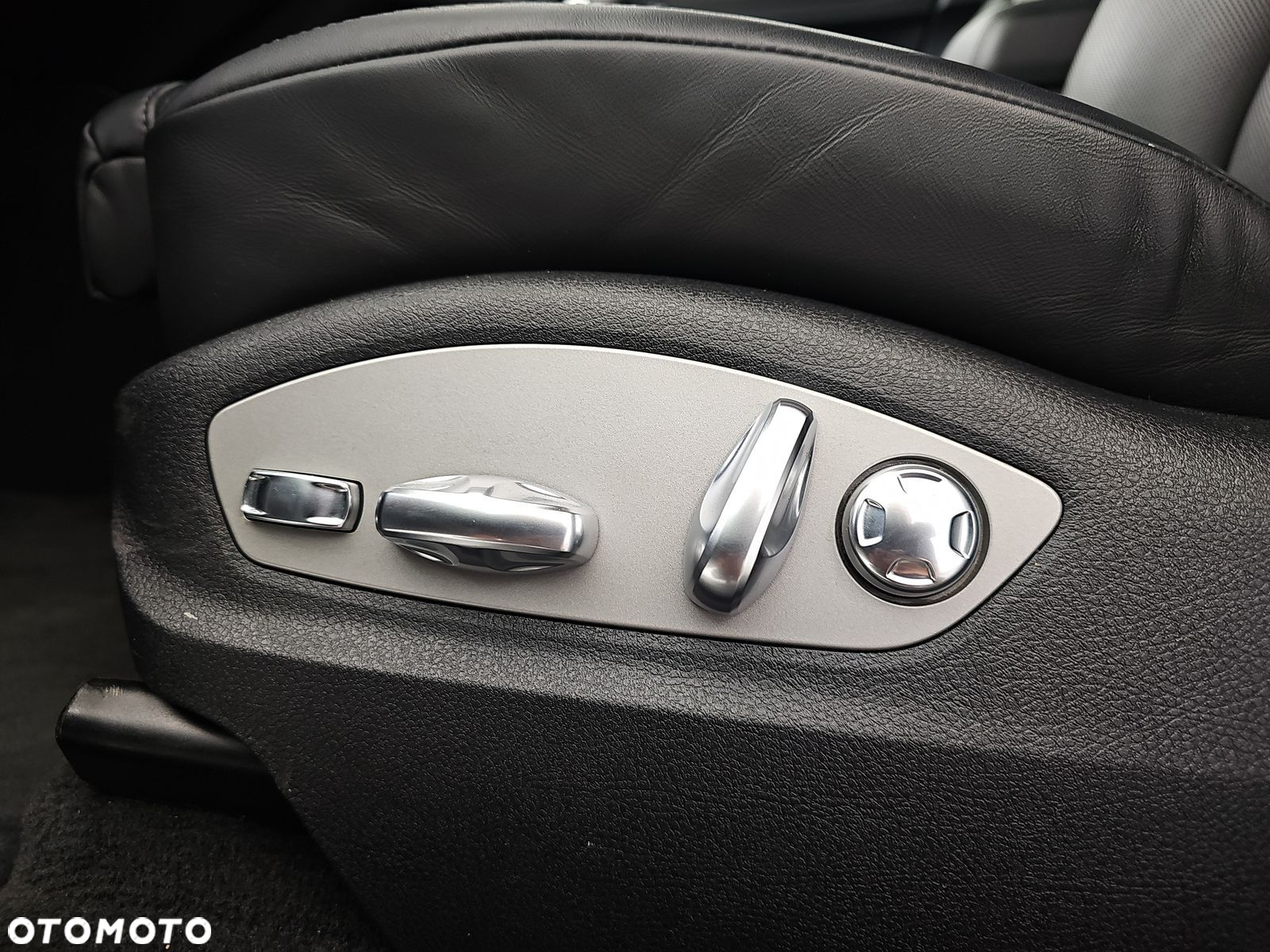 Porsche Macan T - 13