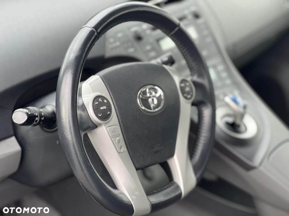 Toyota Prius (Hybrid) Executive - 22