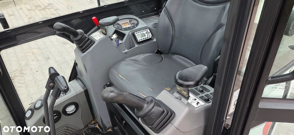 Bobcat E19 - 13