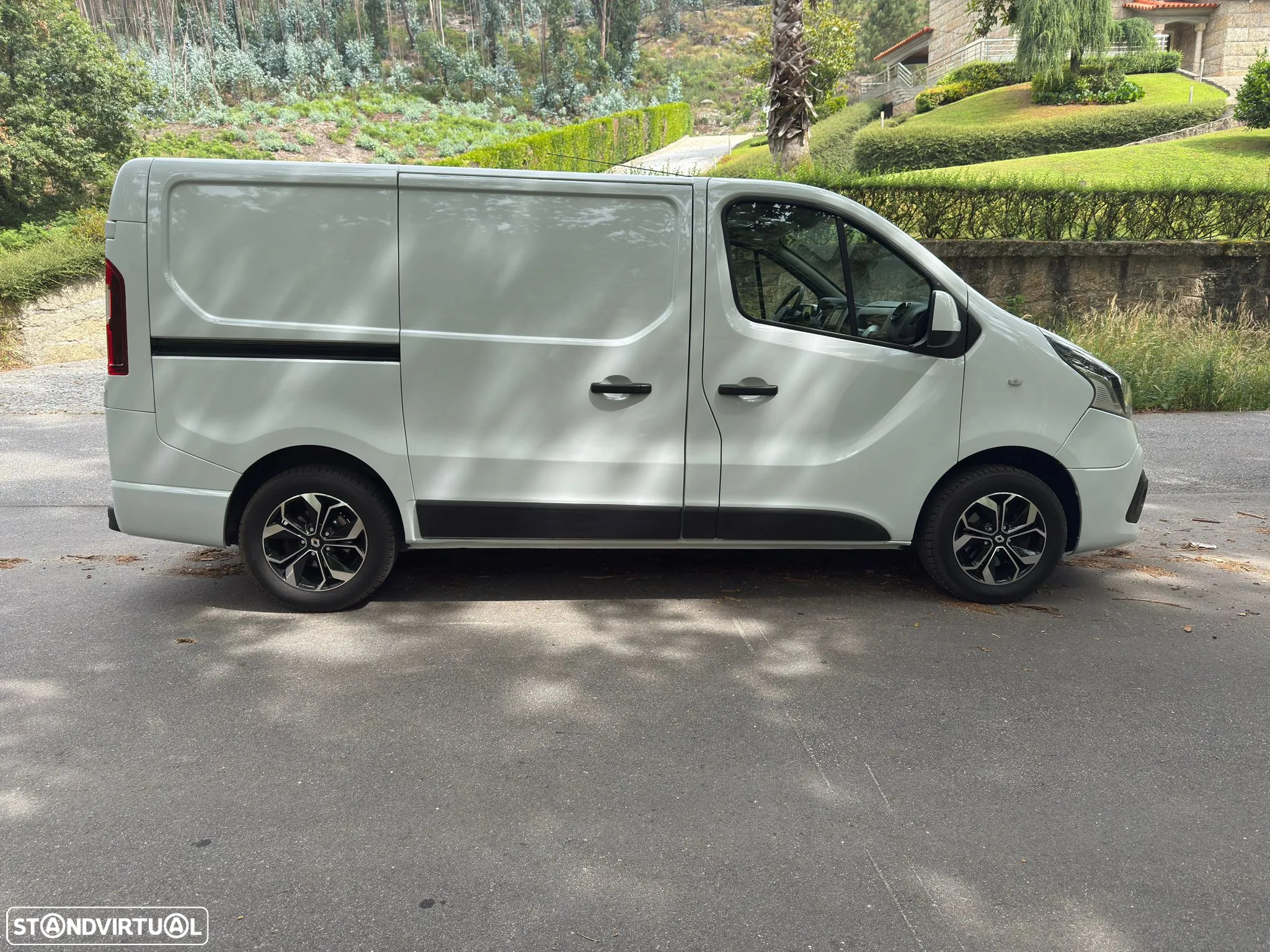 Renault Trafic - 16