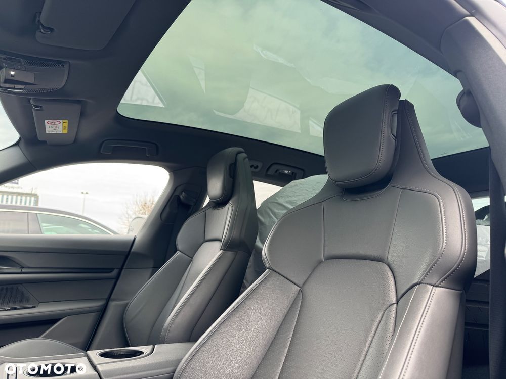 Porsche Taycan - 21