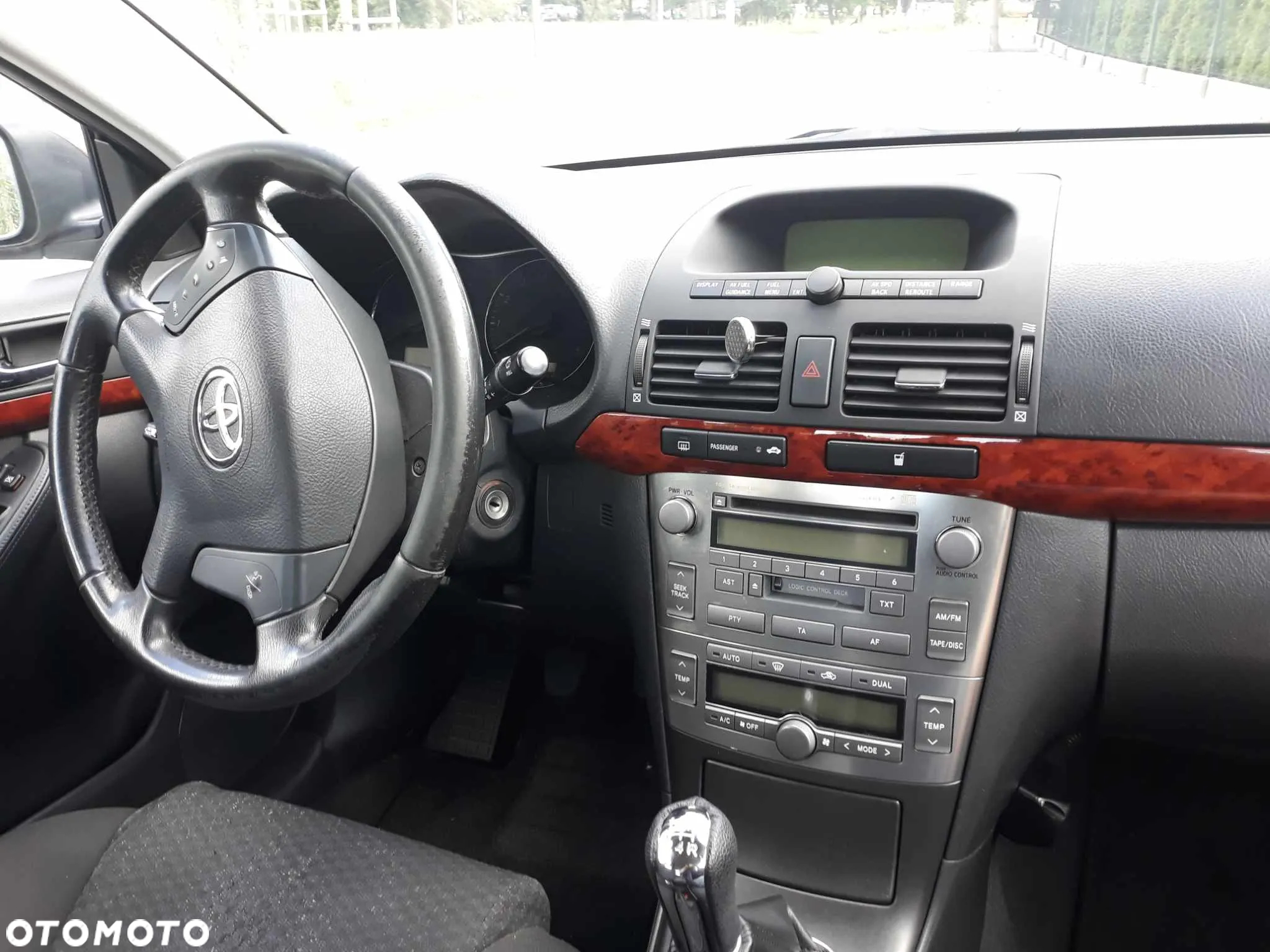 Toyota Avensis - 6