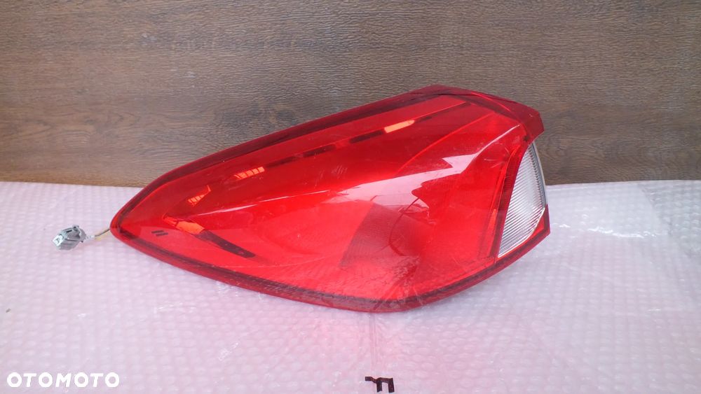 Lampa tylna lewa Ford Focus Mk 4 kombi - 1