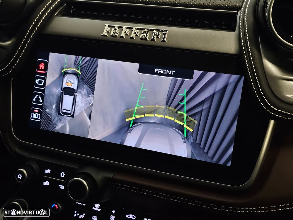 Ferrari GTC4 Lusso T - 13