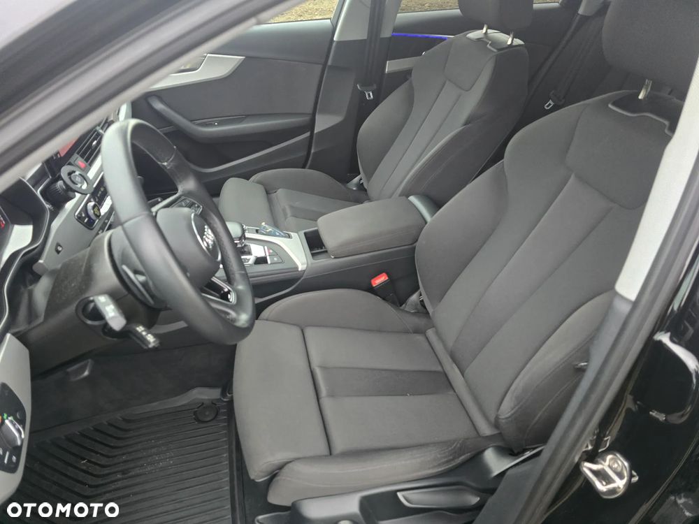 Audi A4 Limousine - 32
