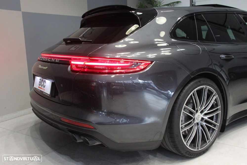 Porsche Panamera Sport Turismo 4 E-Hybrid Platinum Edition - 4