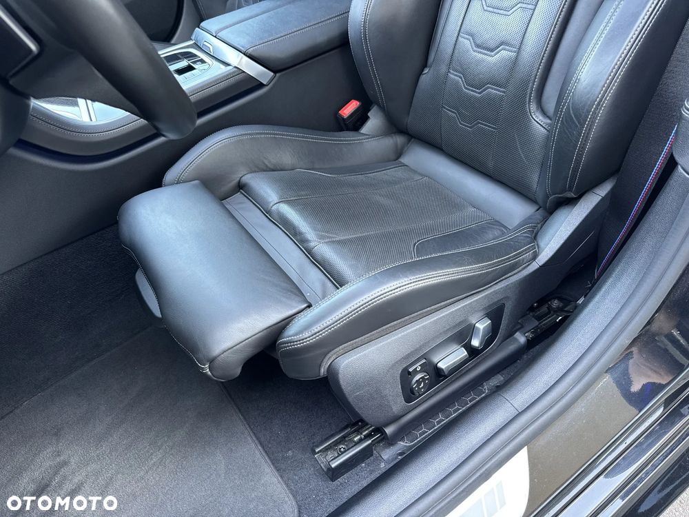 BMW Seria 8 - 14