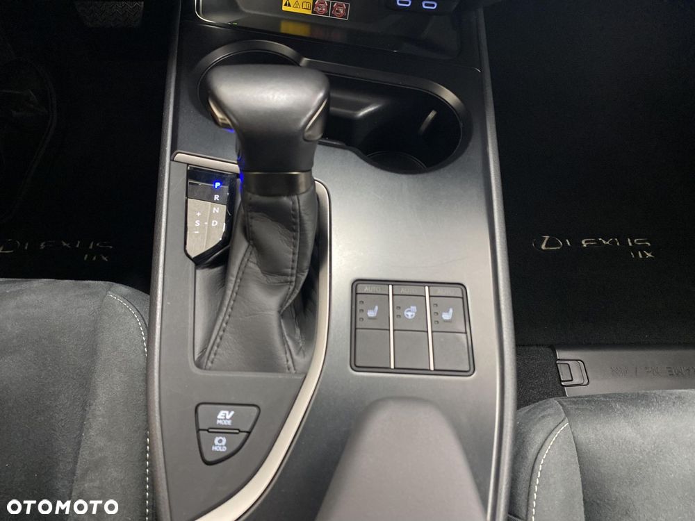 Lexus UX 250h GPF Business 2WD - 17