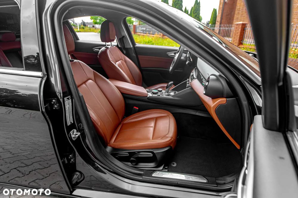 Alfa Romeo Giulia 2.2 D Turbo Super - 24