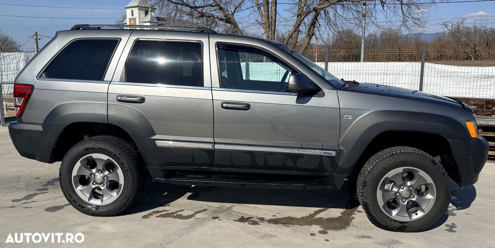 Jeep Grand Cherokee - 22