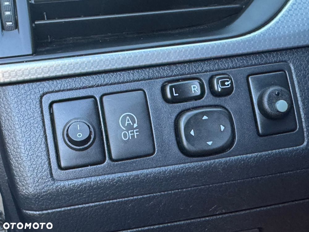 Toyota Avensis 2.0 D-4D Prestige - 35