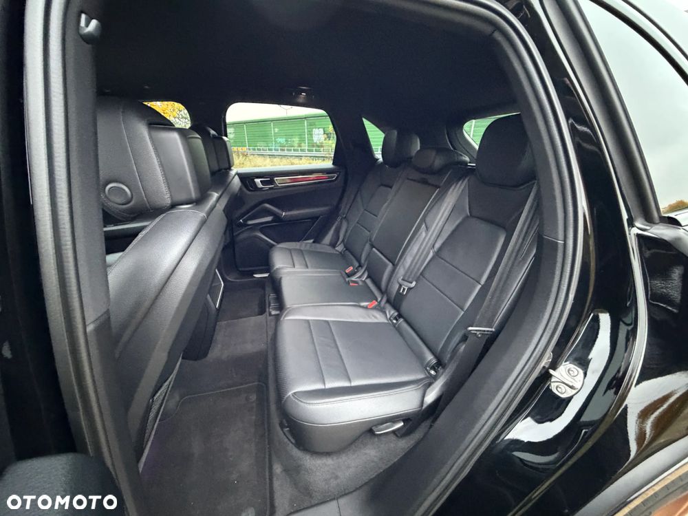 Porsche Cayenne - 20