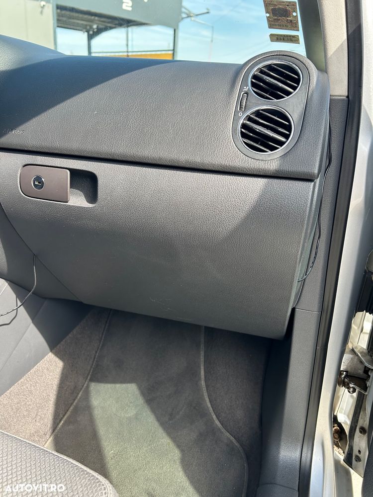 Volkswagen Golf Plus - 14