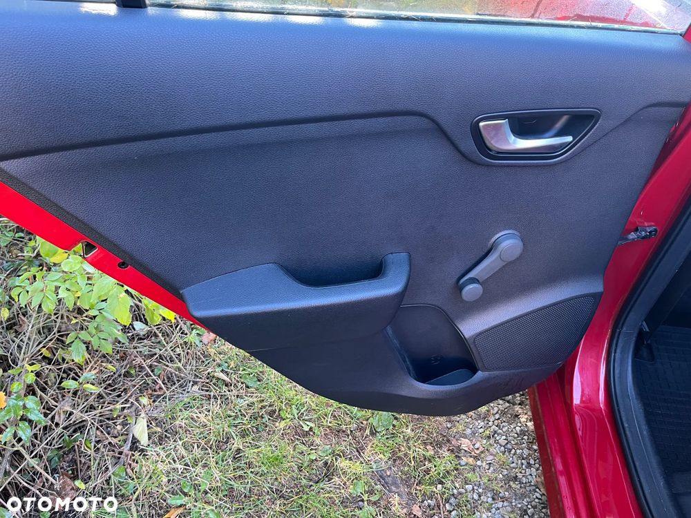 Kia Rio 1.2 L - 19