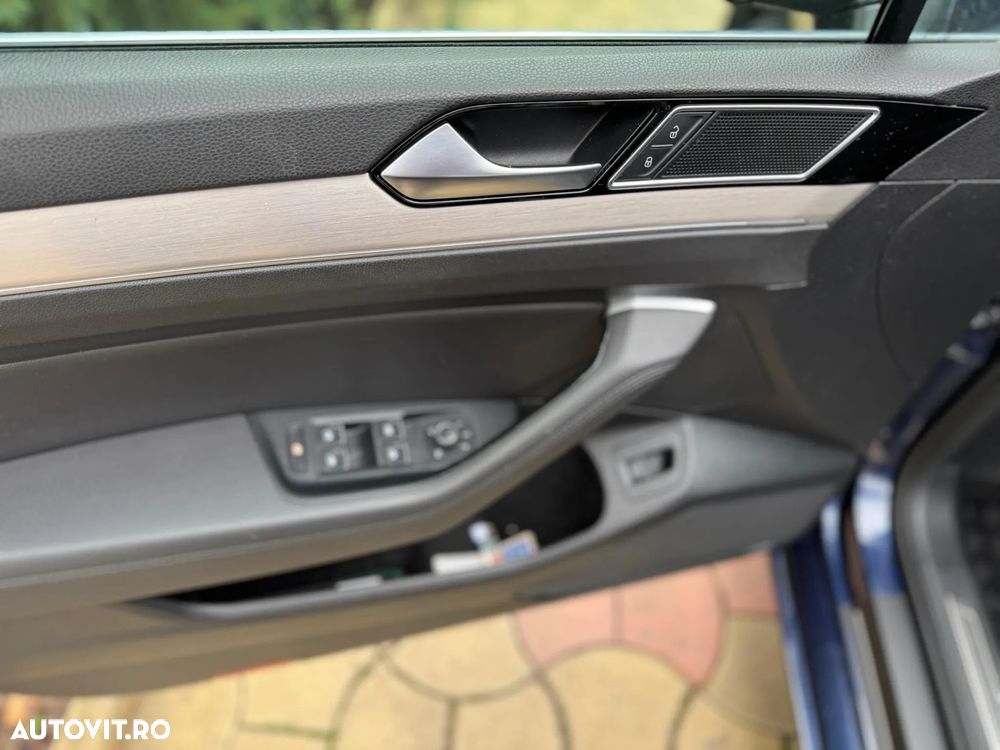 Volkswagen Passat Variant 2.0 TDI DSG Highline - 10