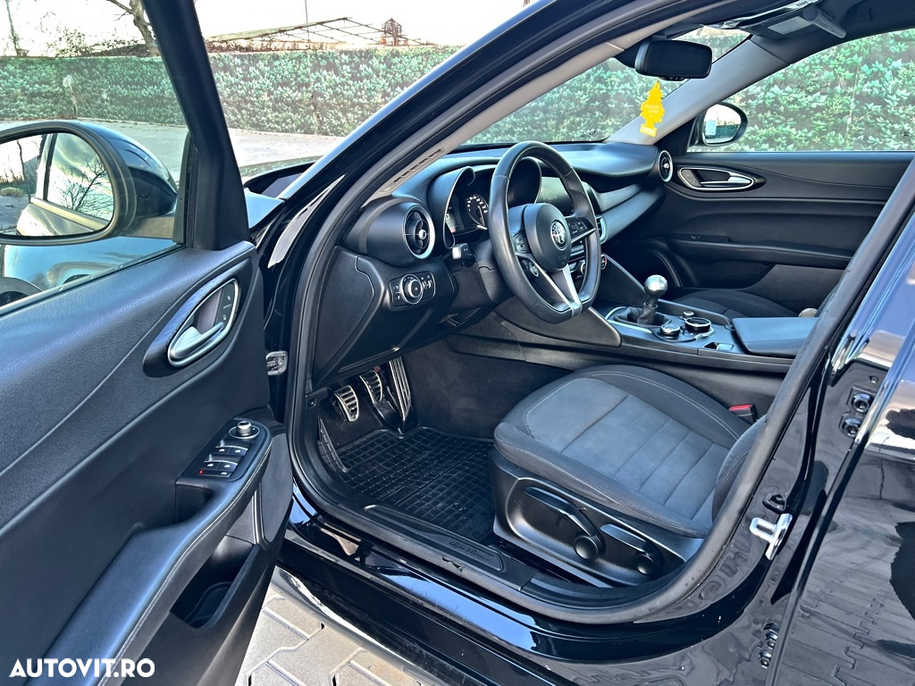 Alfa Romeo Giulia 2.2 JTDM Super - 10