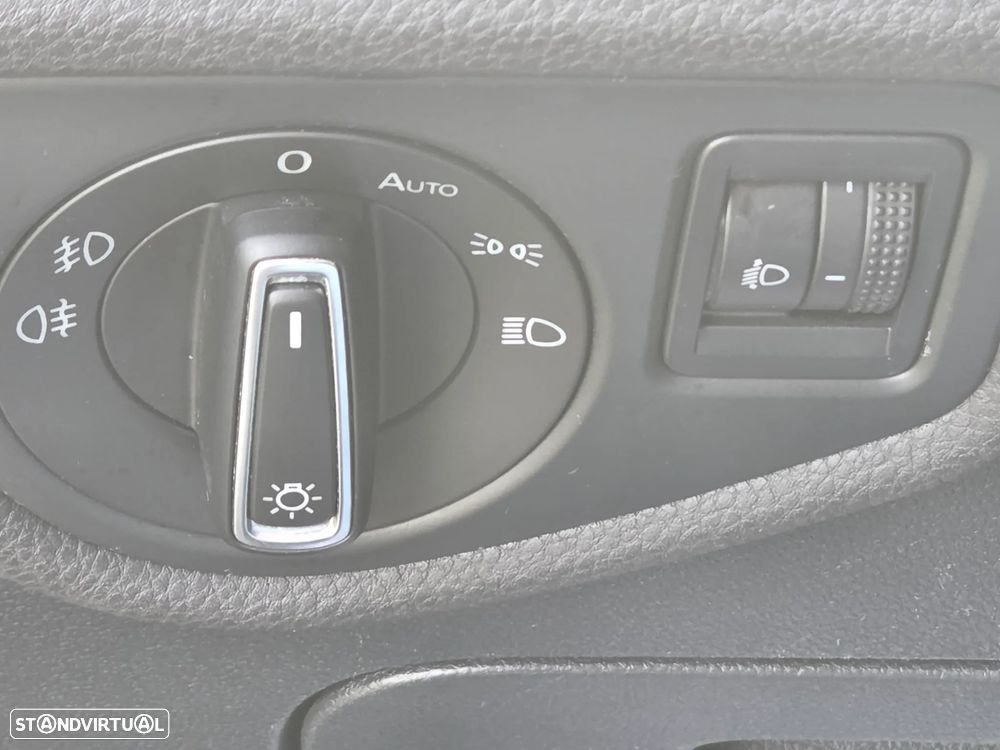 VW Touran 2.0 TDI Highline DSG - 18