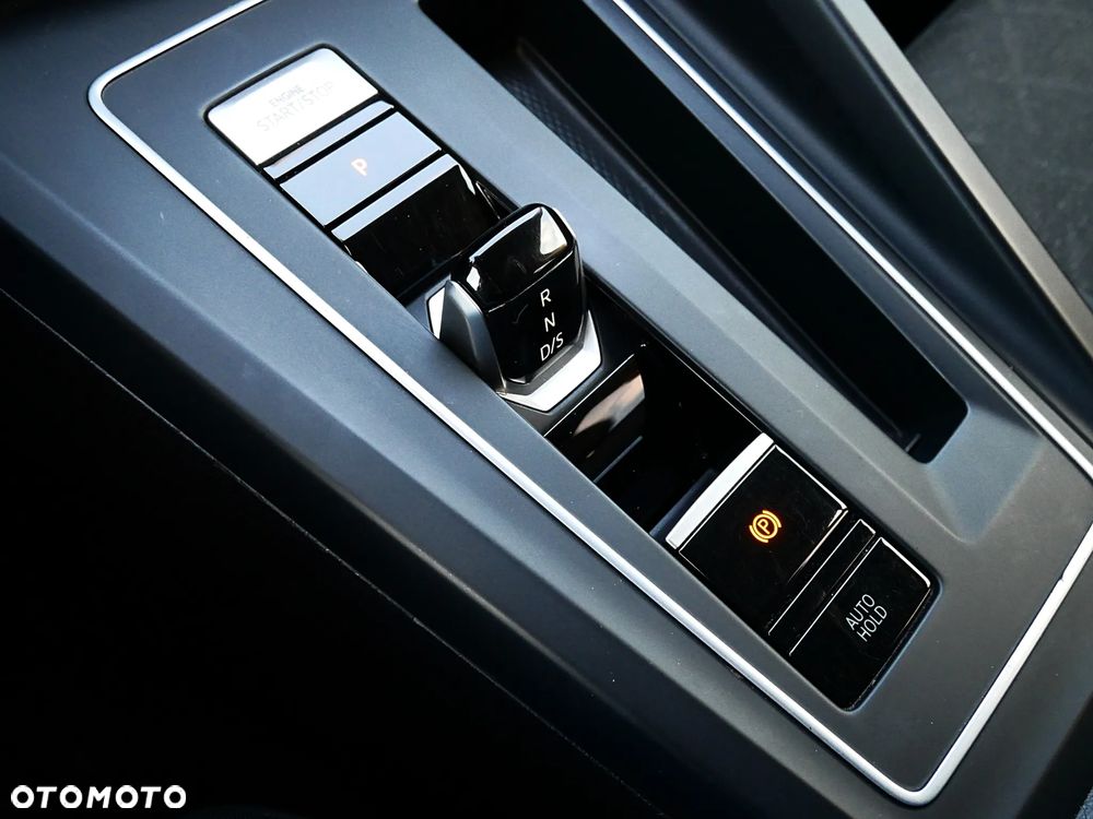 Volkswagen Golf 1.0 eTSI United DSG - 16