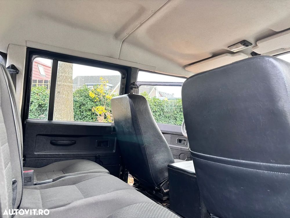Land Rover Defender - 5