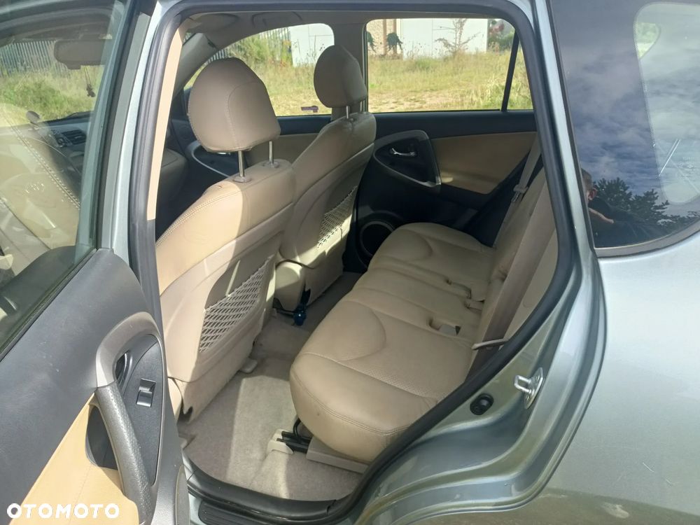 Toyota RAV4 2.0 VVT-i Prestige - 13