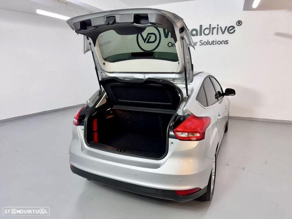 Ford Focus 1.0 EcoBoost S&S ACTIVE X - 47