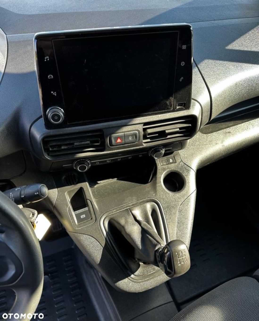 Peugeot Partner Peugeot Partner  1.6 HDI bagaznik dachowy 3 osobowy Navi czujniki tył + przód - 14