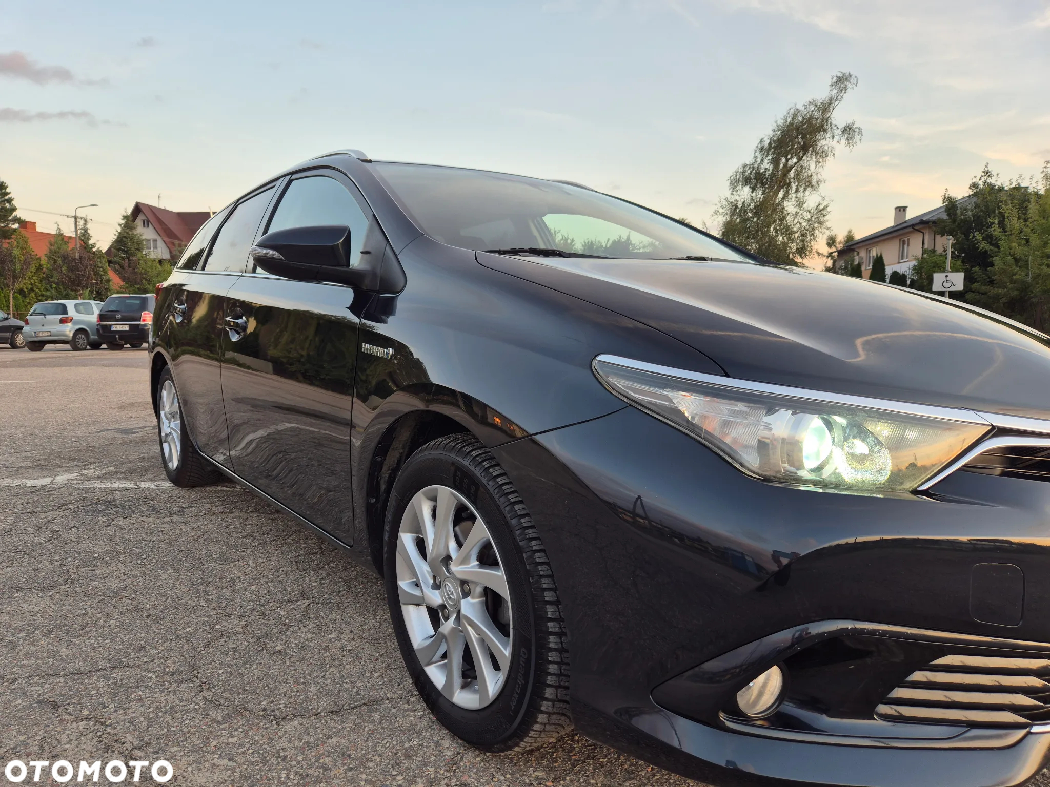 Toyota Auris 1.8 VVT-i Hybrid Automatik Cool - 2