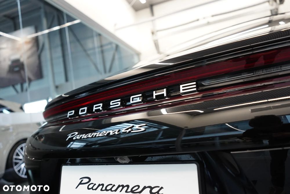 Porsche Panamera - 35