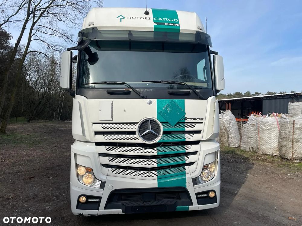 Mercedes-Benz Actros - 2